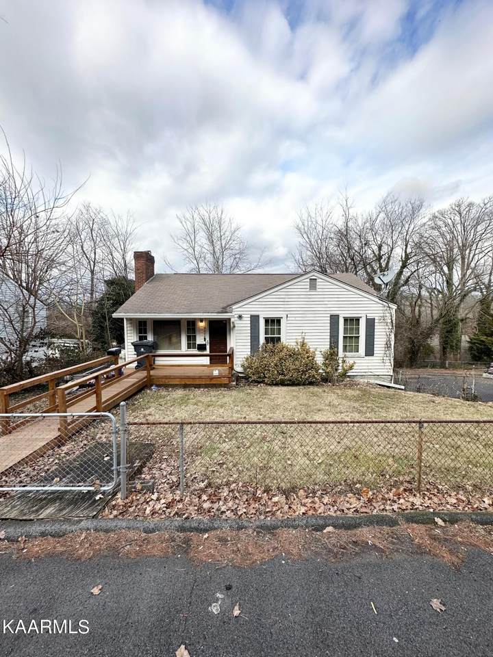 3209 Washington Pike - Photo 1
