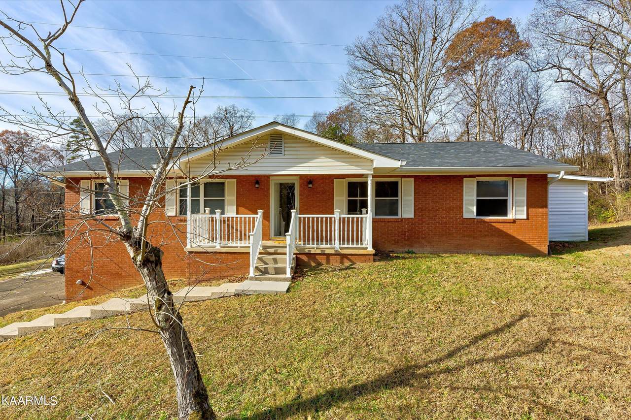 1709 Timberlane Circle - Photo 1