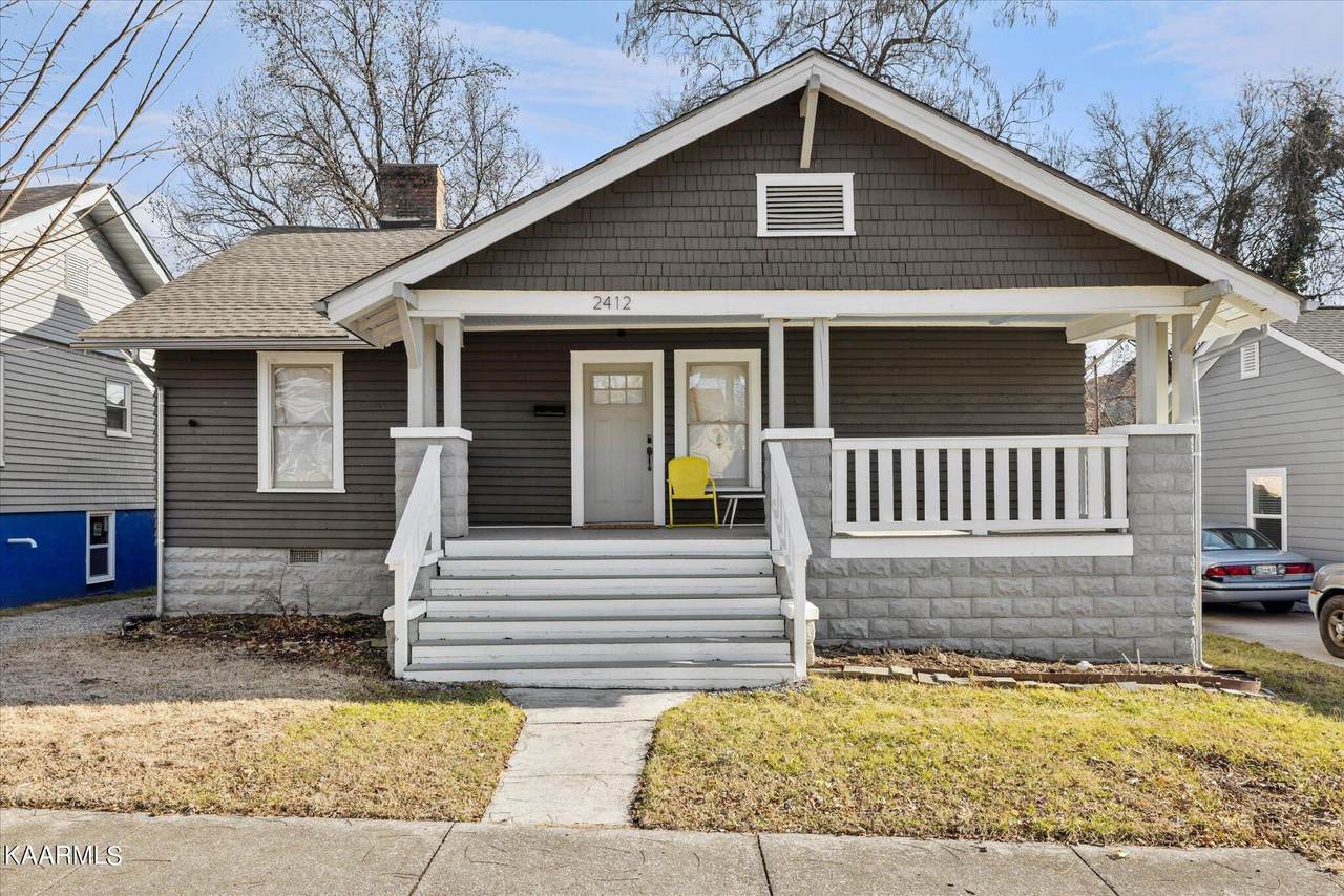 2412 Woodbine Ave - Photo 1