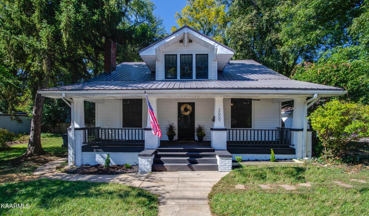 2609 Barton St - Photo 1