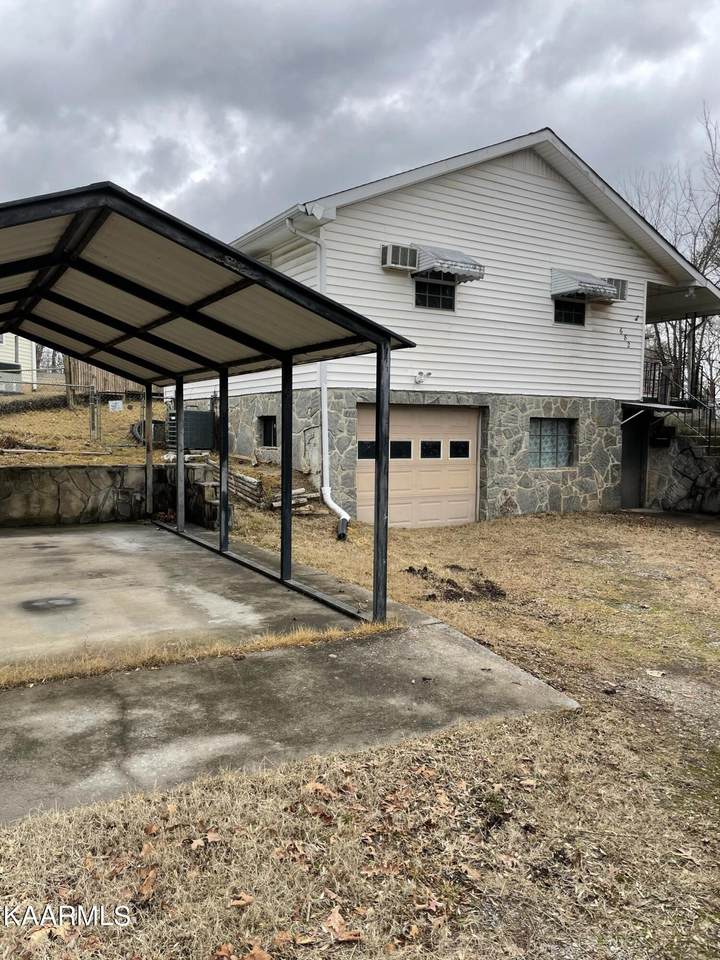 682 Outer Drive - Photo 1