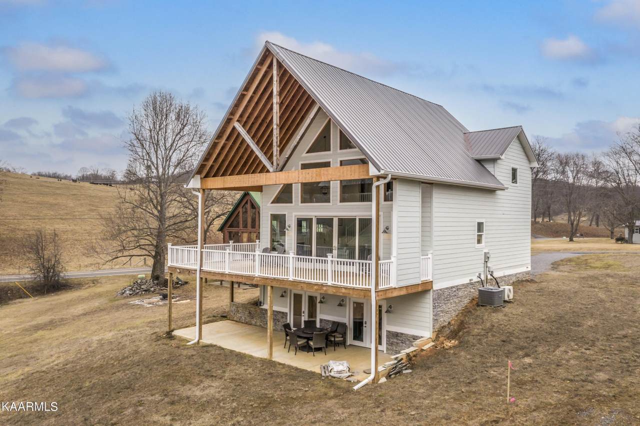 132 Bridgeview Drive - Photo 1