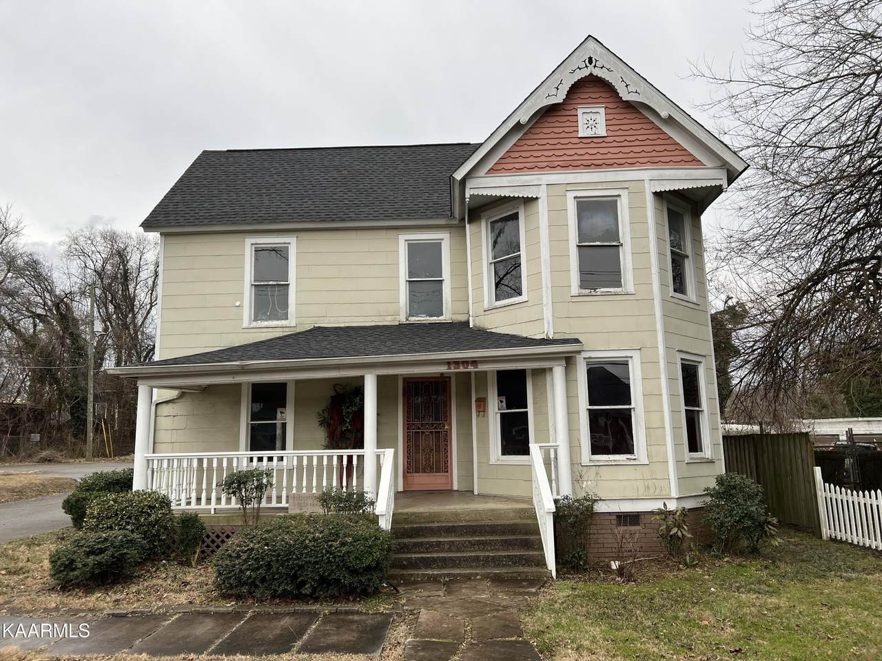 1304 Atlantic Ave - Photo 1