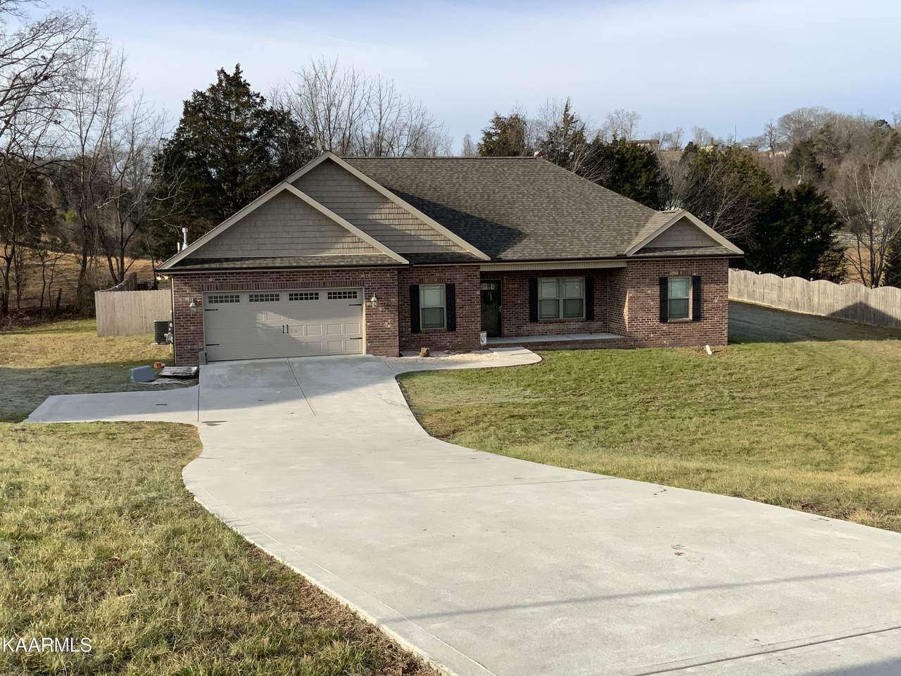 128 Katherine Lane - Photo 1