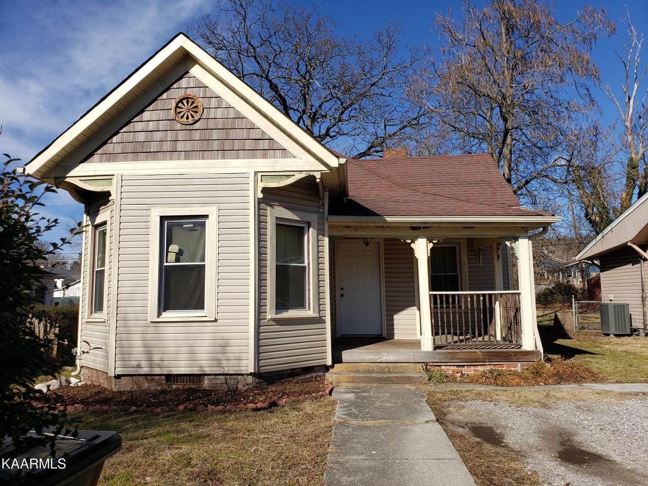415 Springdale Ave - Photo 1