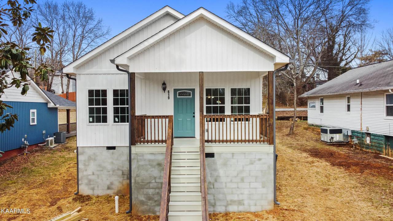 619 Midlake Drive - Photo 1