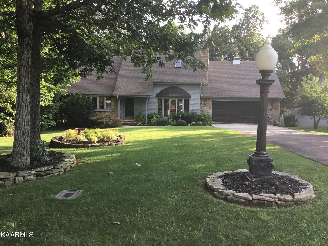112 Flossmoor Circle - Photo 1