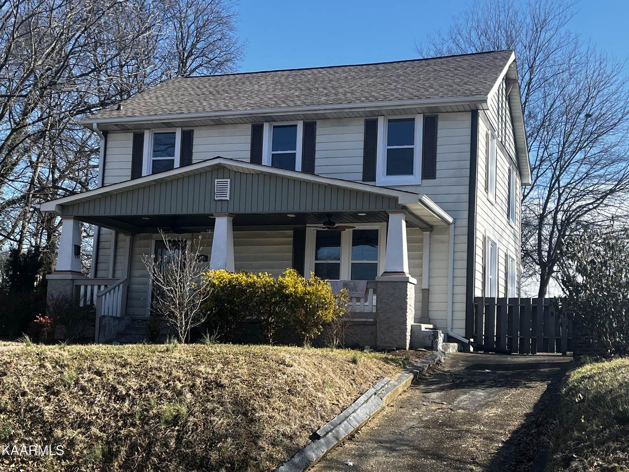 2846 Linden Ave - Photo 1