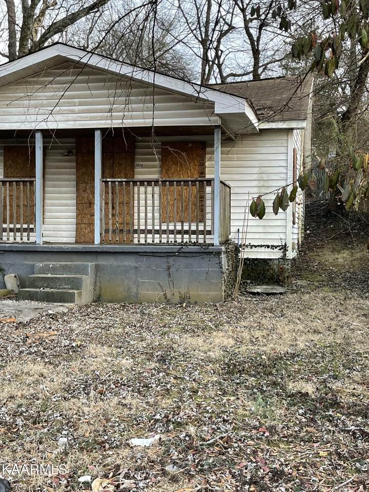 2924 Sunset Ave - Photo 1