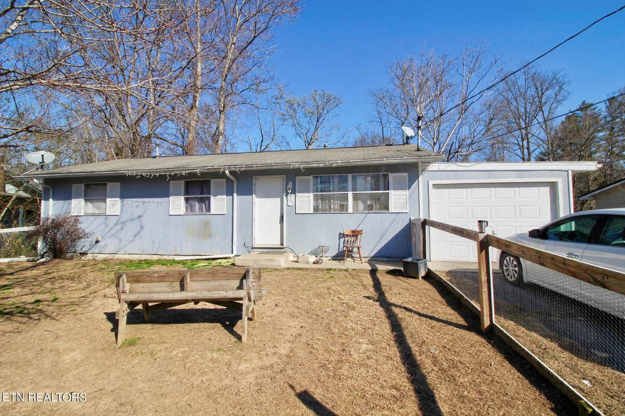 724 Sleepy Hollow Rd - Photo 1