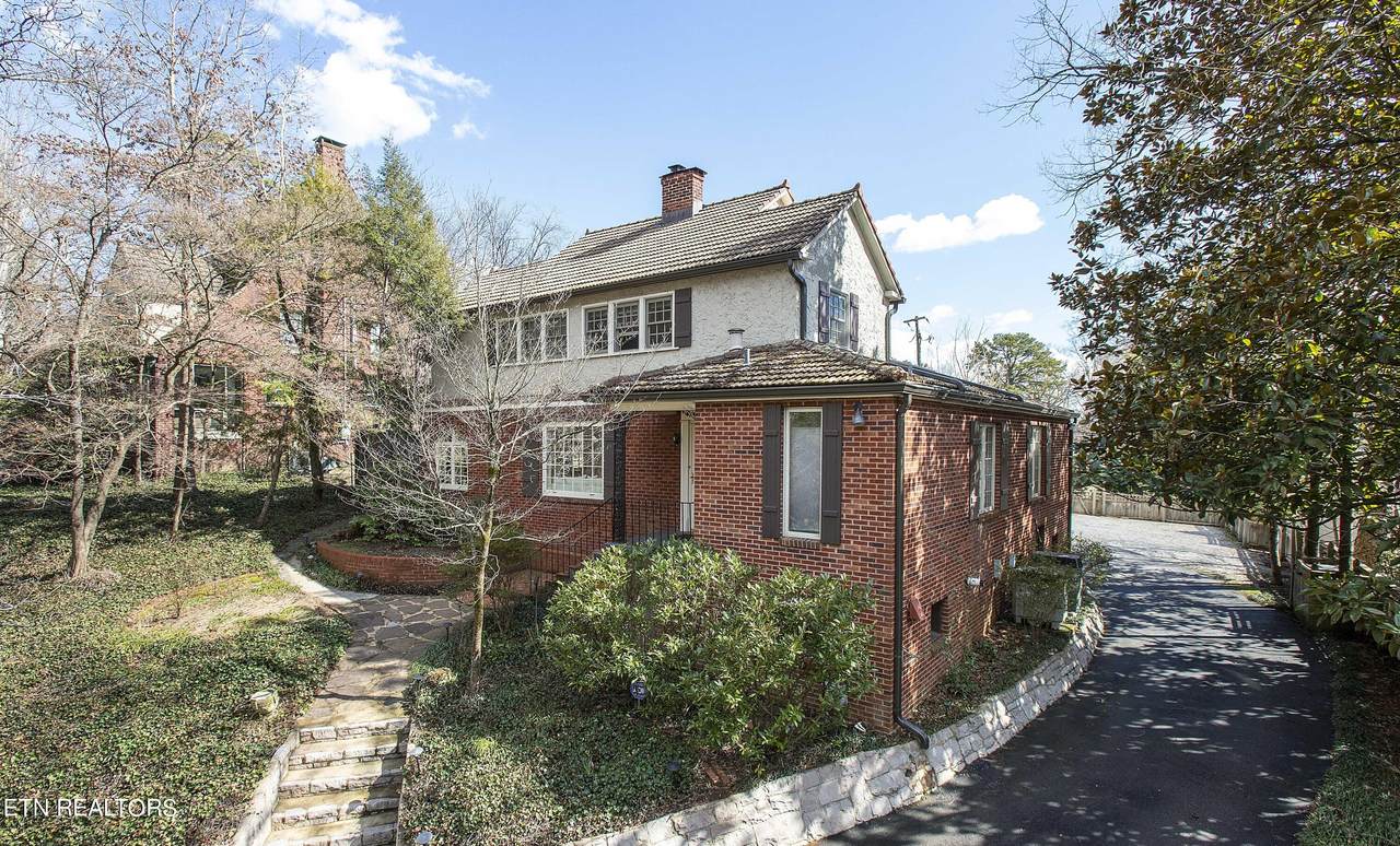 5538 Woodburn Drive - Photo 1