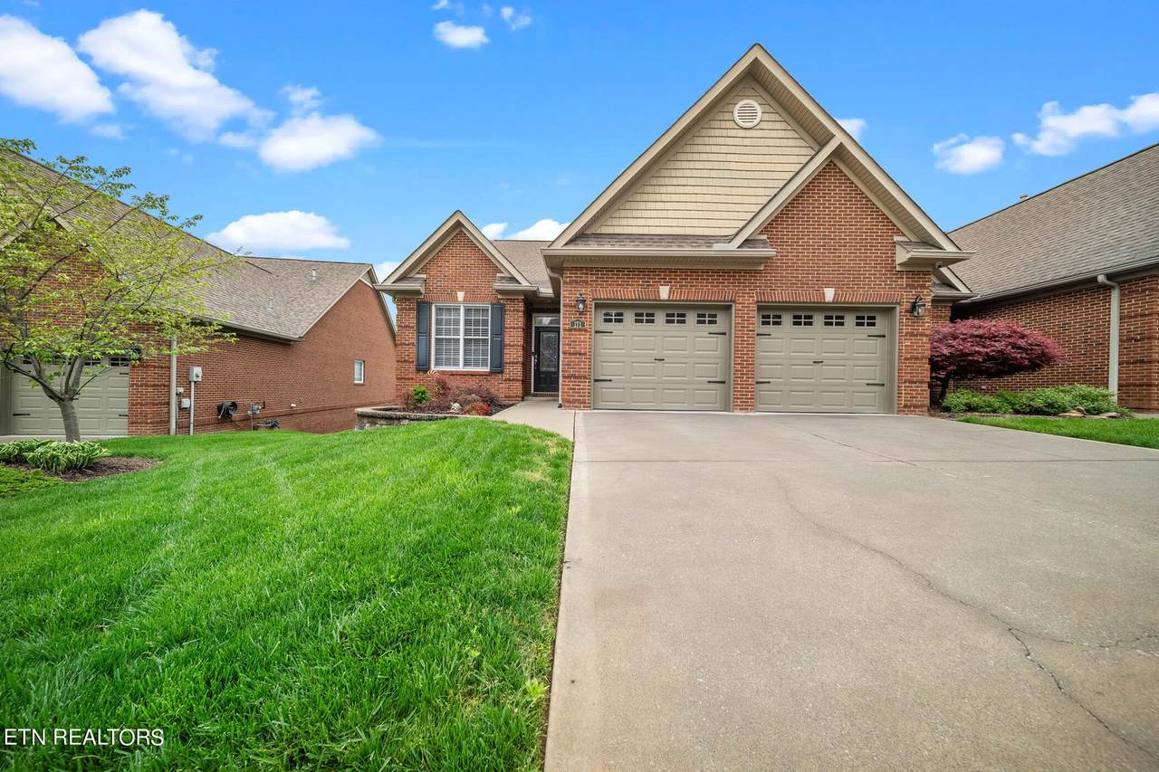 171 Waterford Circle - Photo 1