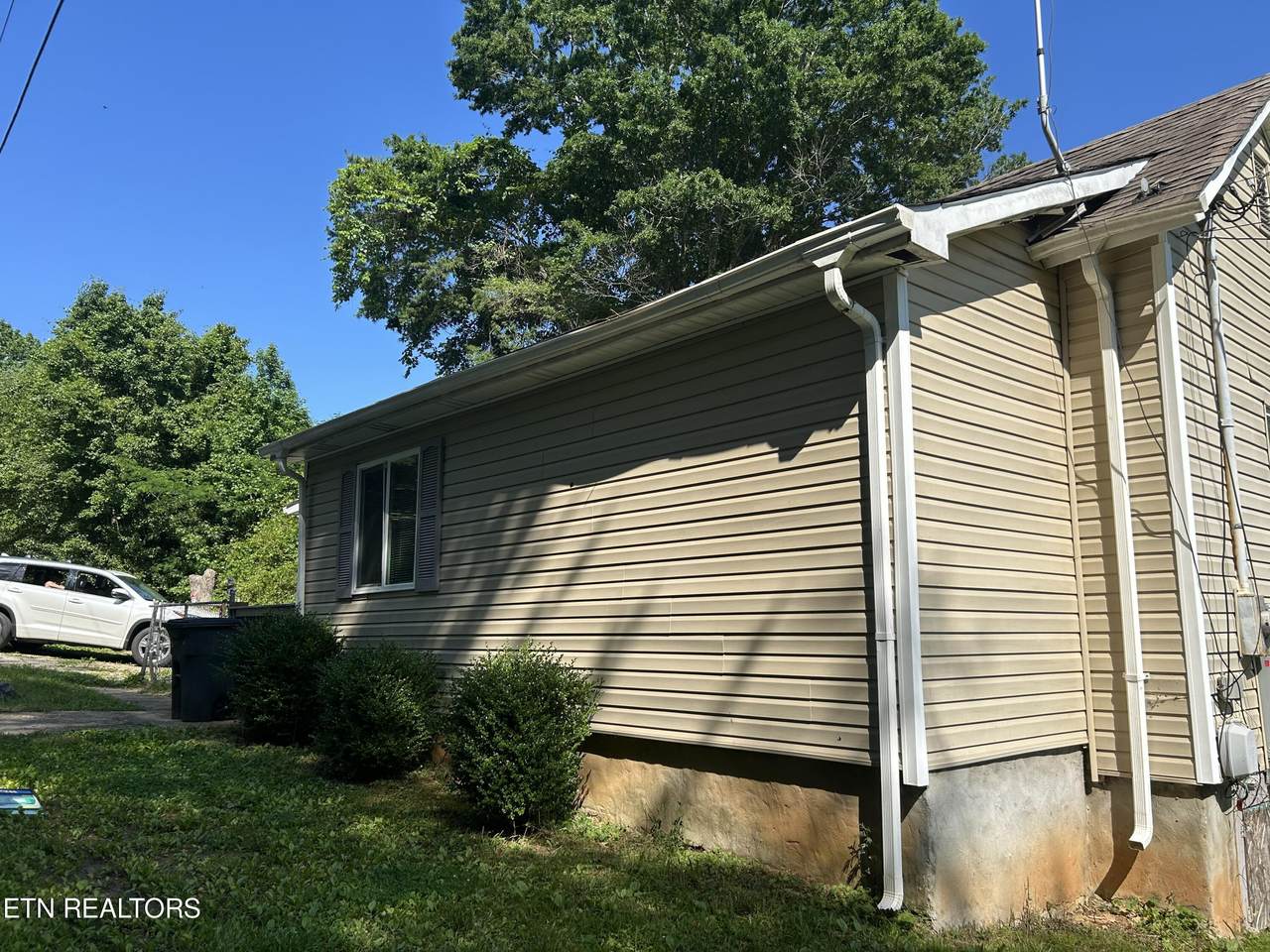 710 Trinity Ave - Photo 1
