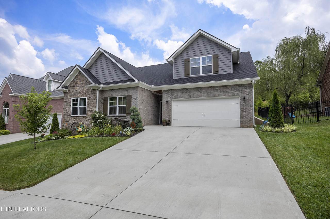 1053 Green Meadow Lane - Photo 1