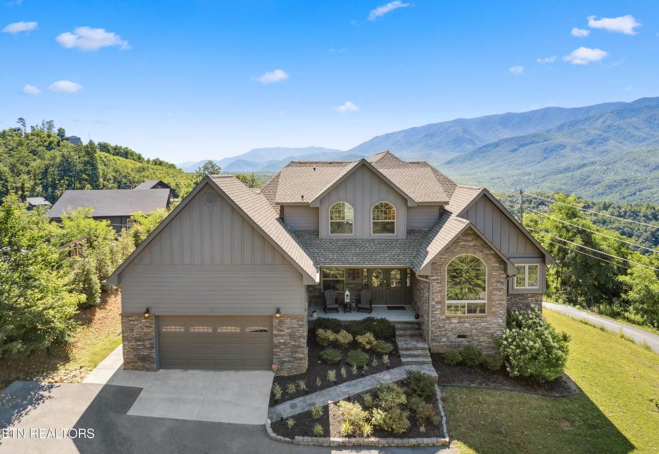 904 Pine Cone Way - Photo 1