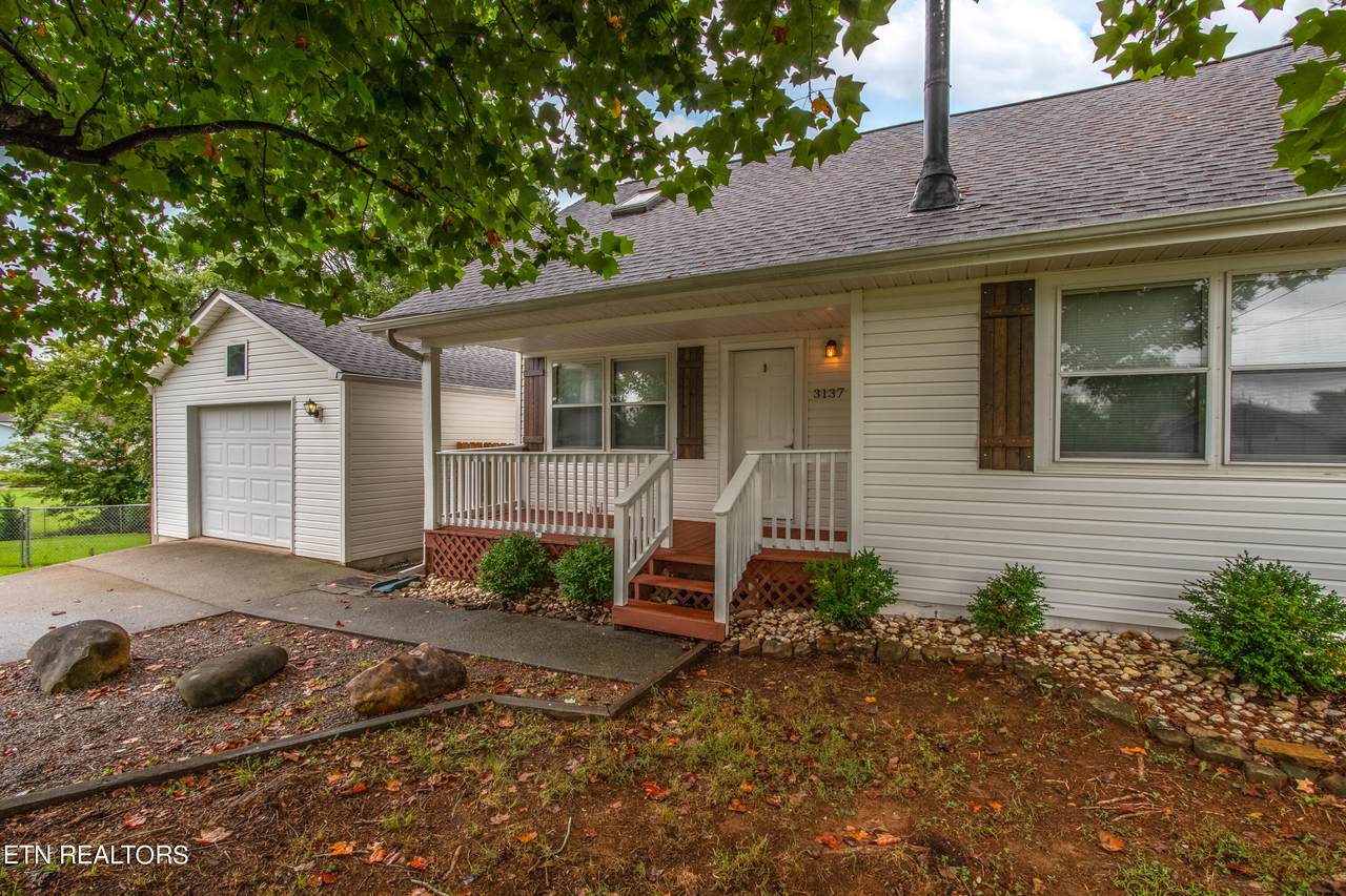 3137 Valemont Drive - Photo 1