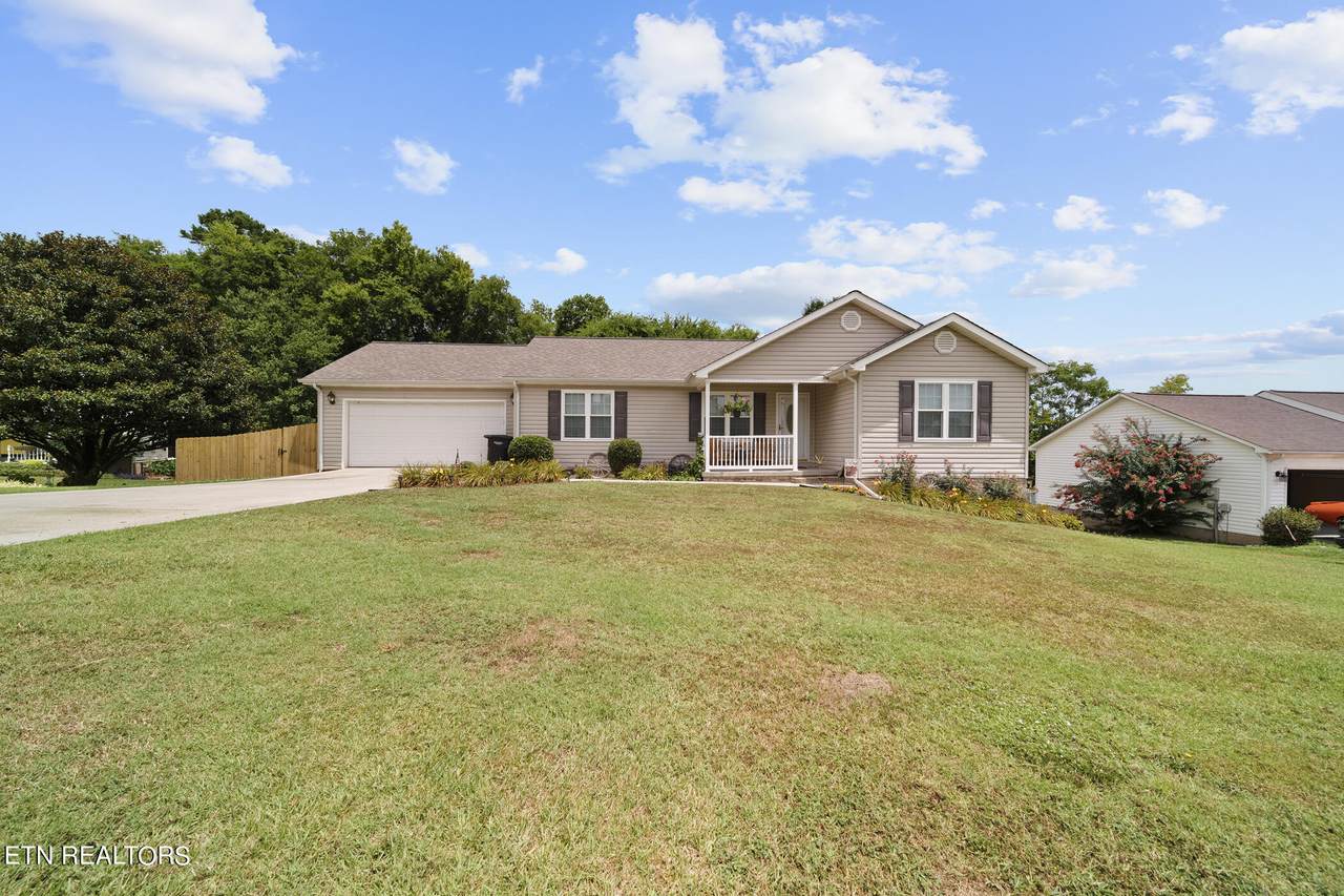 104 Wintergreen Drive - Photo 1
