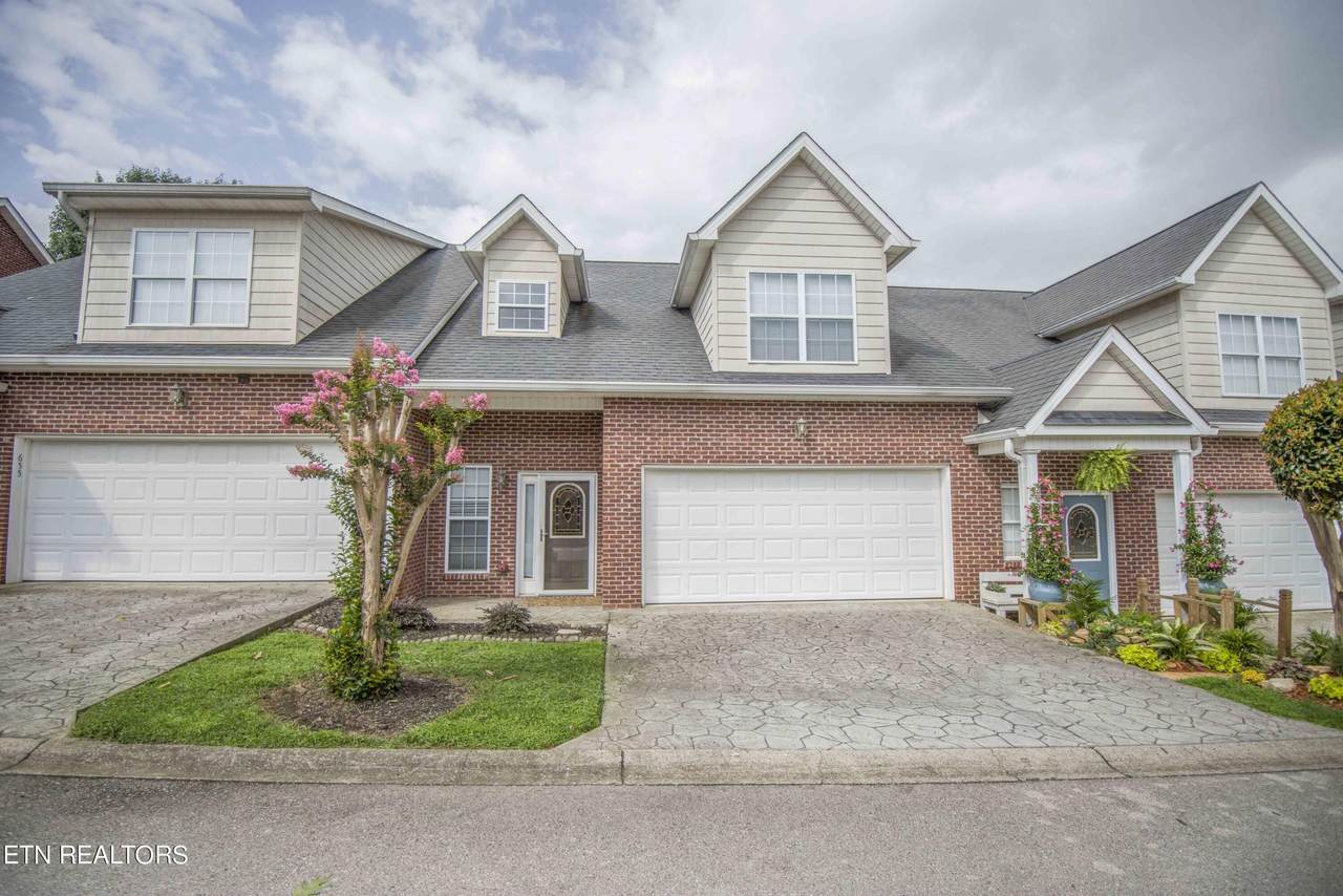 651 Yorkland Way - Photo 1