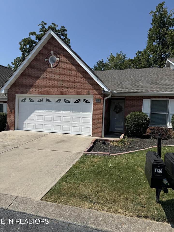 139 Creekwood Way - Photo 1