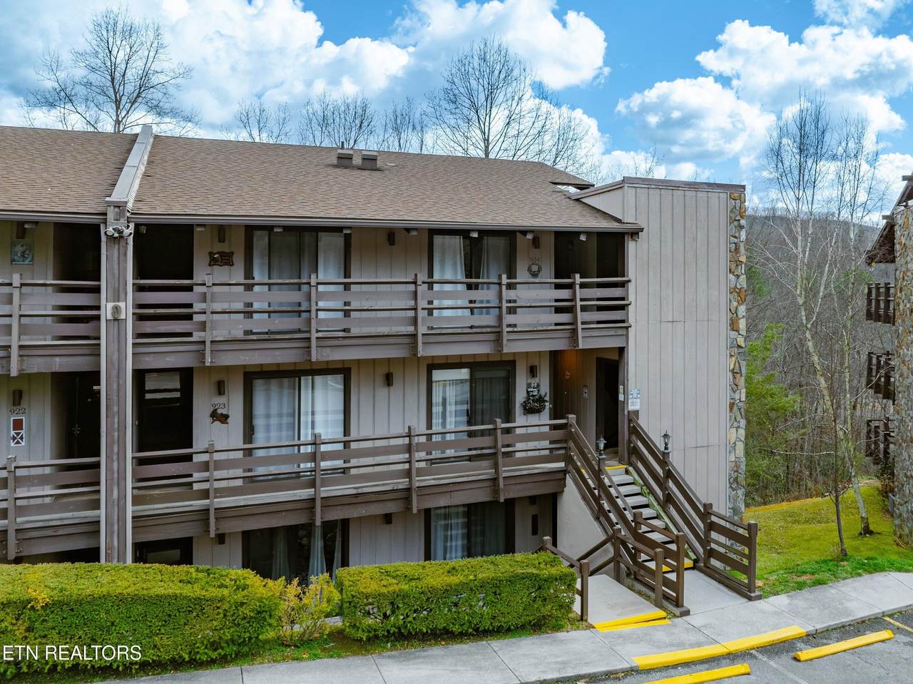 1081 Cove Rd - Photo 1