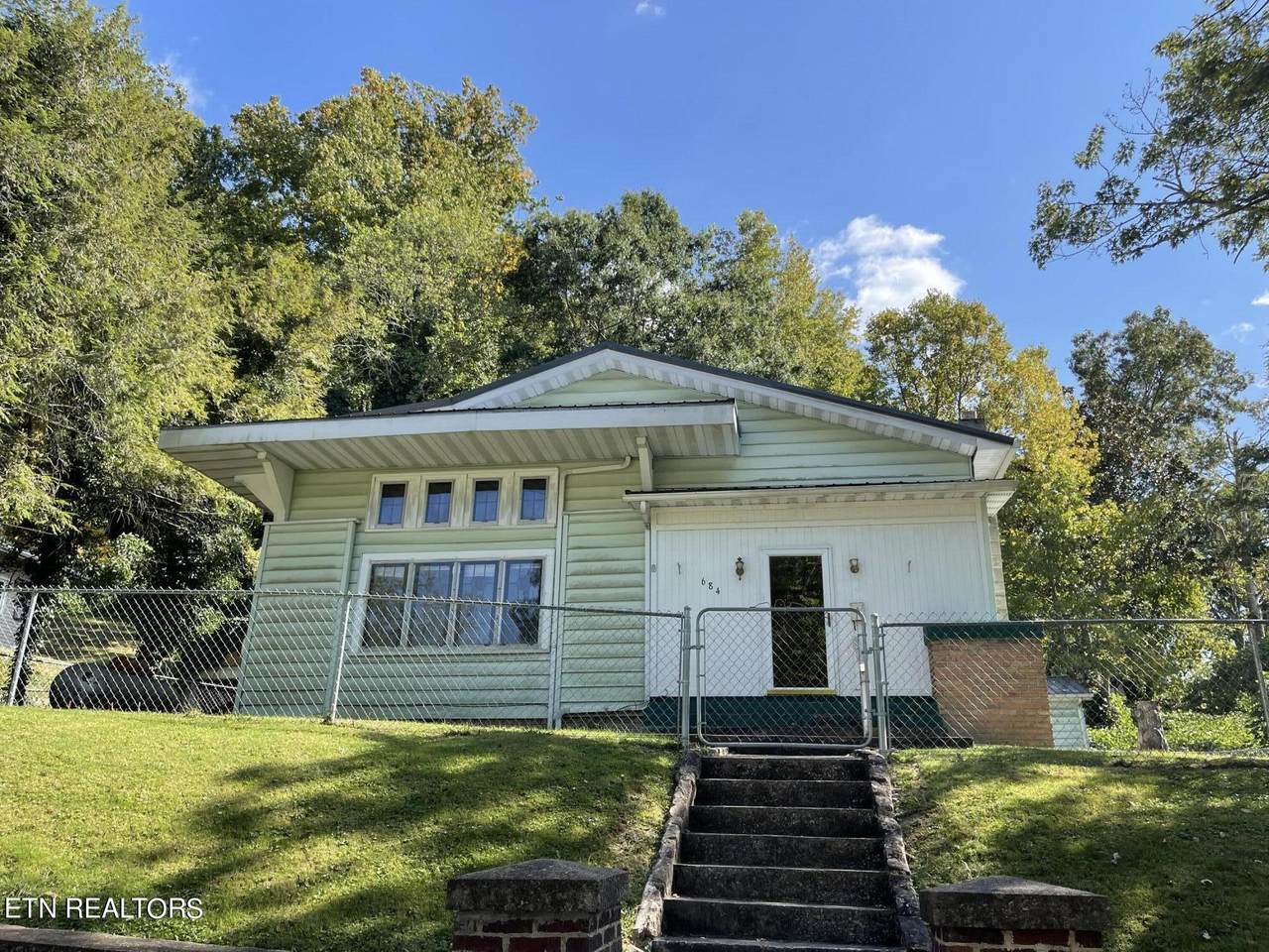 684 Cumberland Ave - Photo 1
