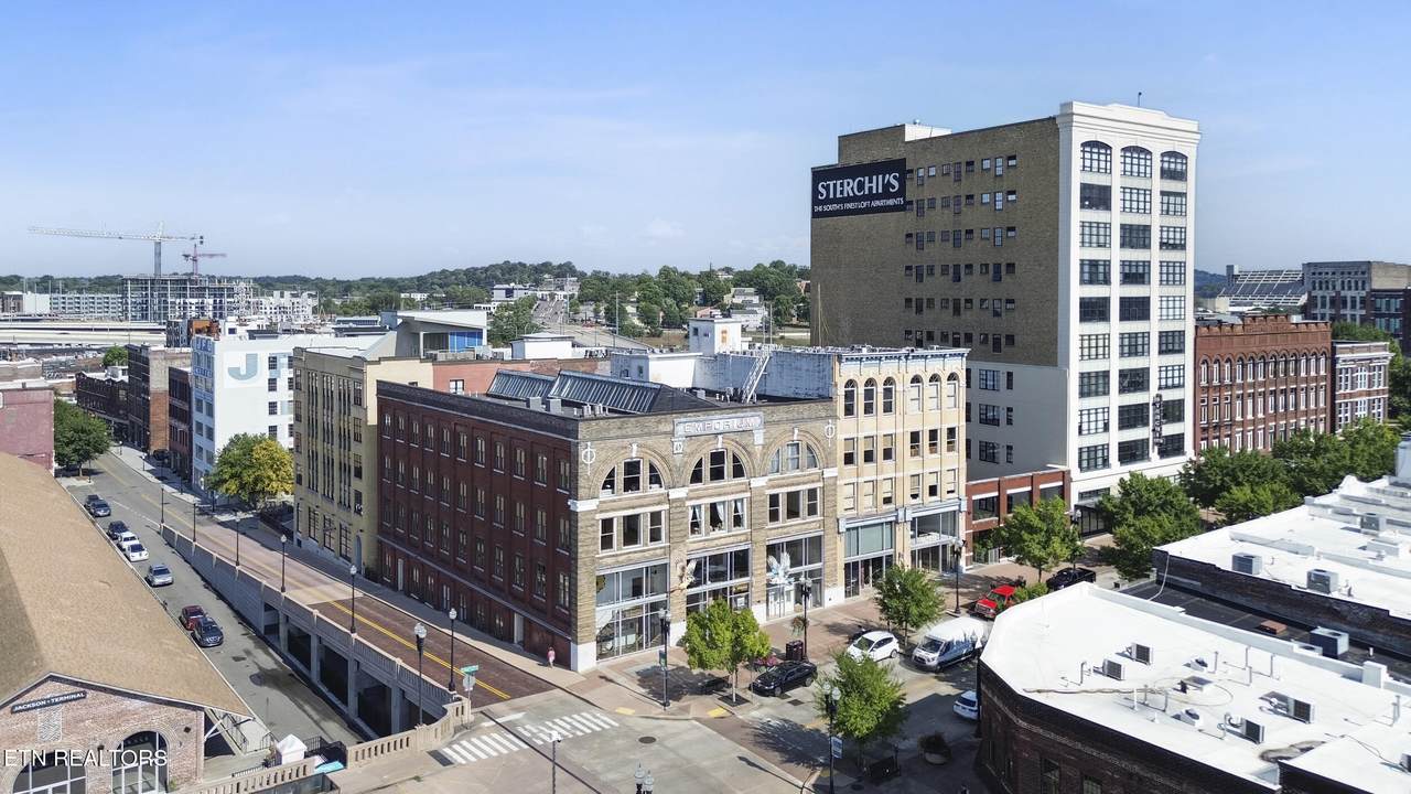 100 Gay St - Photo 1