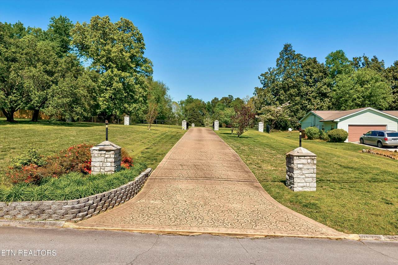 228 Oran Rd - Photo 1