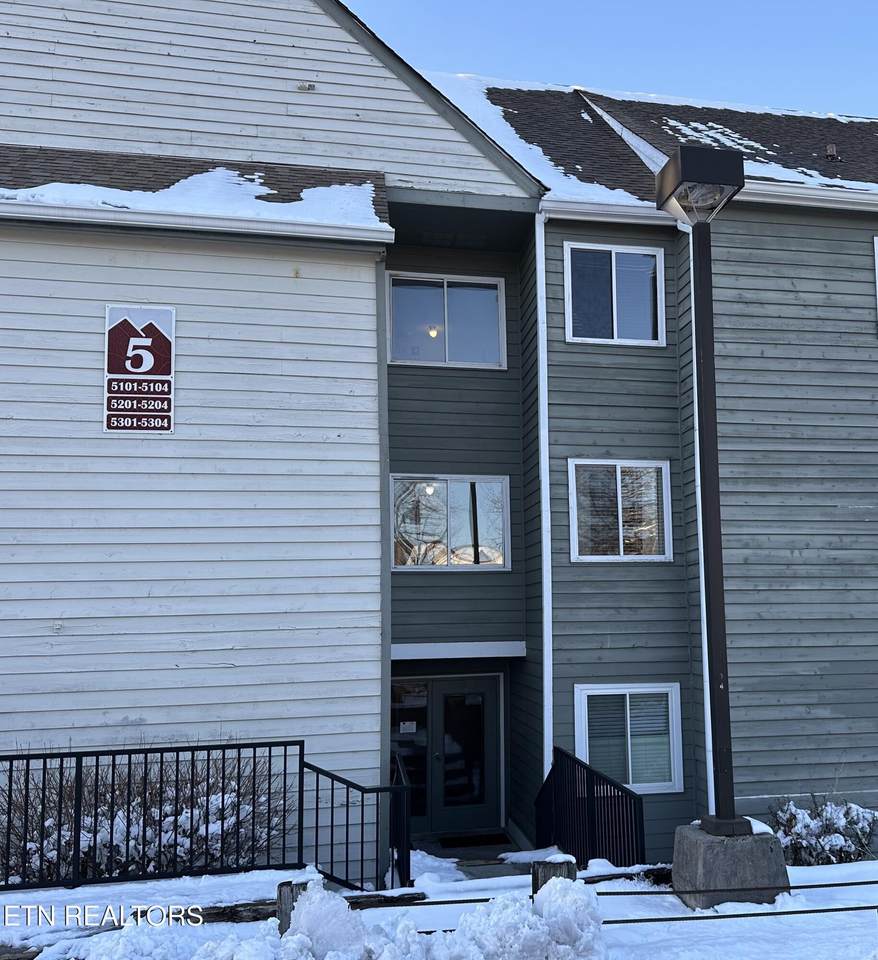 1260 Ski View Dr - Photo 1