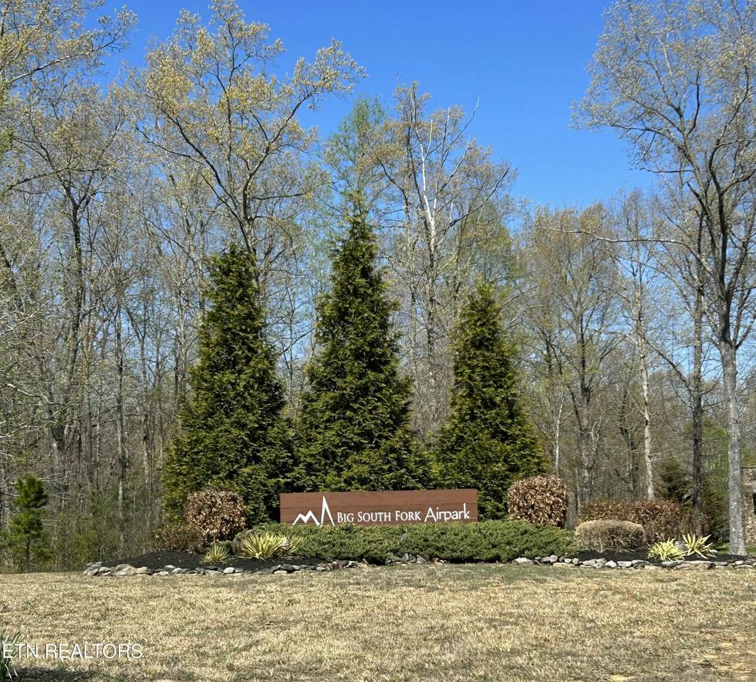  Red Oak Drive - Photo 1