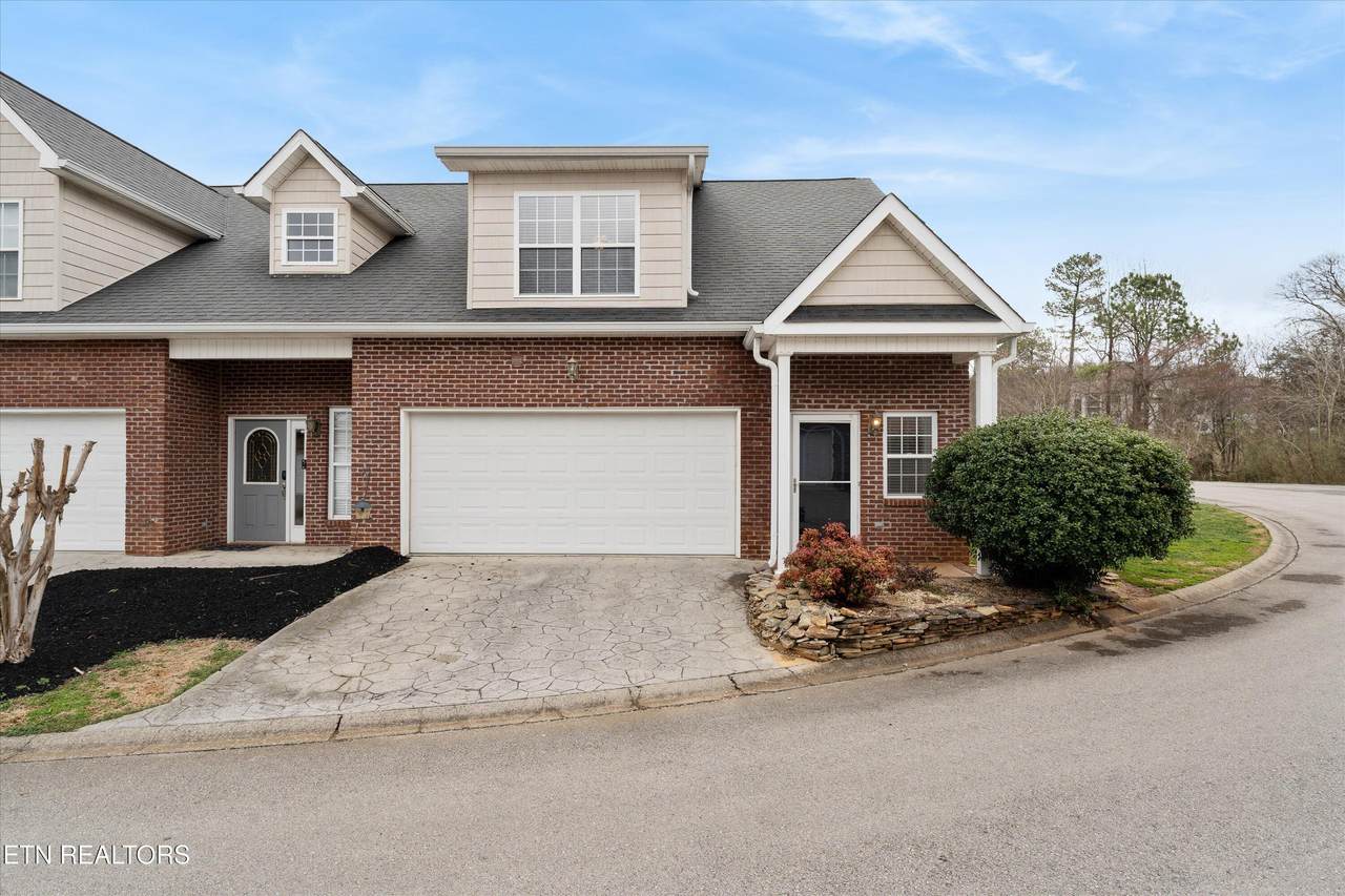 672 Yorkland Way - Photo 1