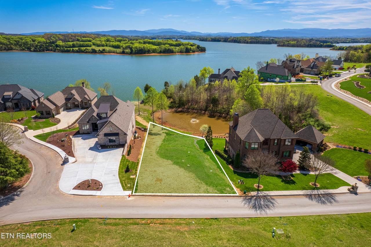 101 Breakers Drive - Photo 1