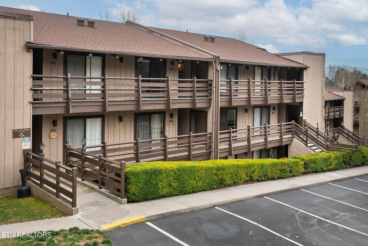 1081 Cove Rd - Photo 1