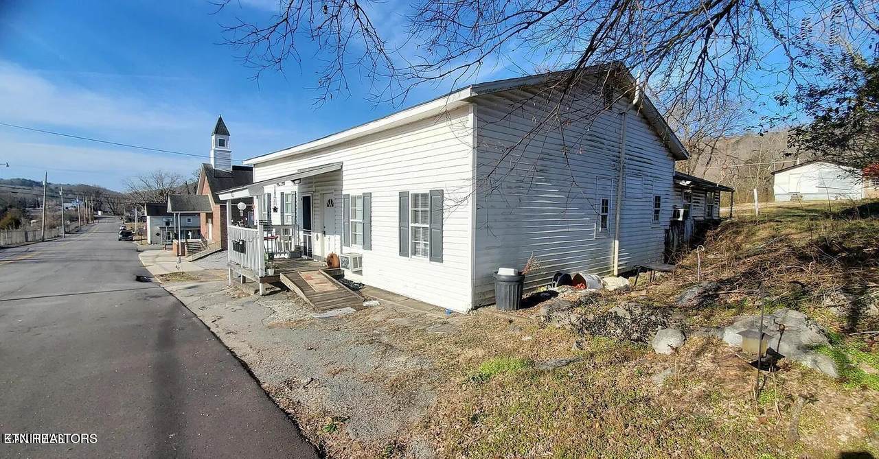 811 Siluria St - Photo 1