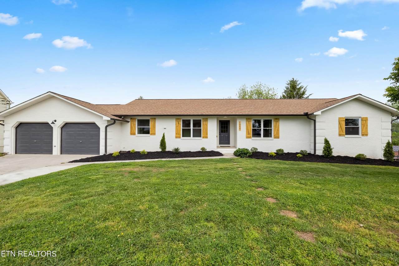 1054 Cattlemans Drive - Photo 1