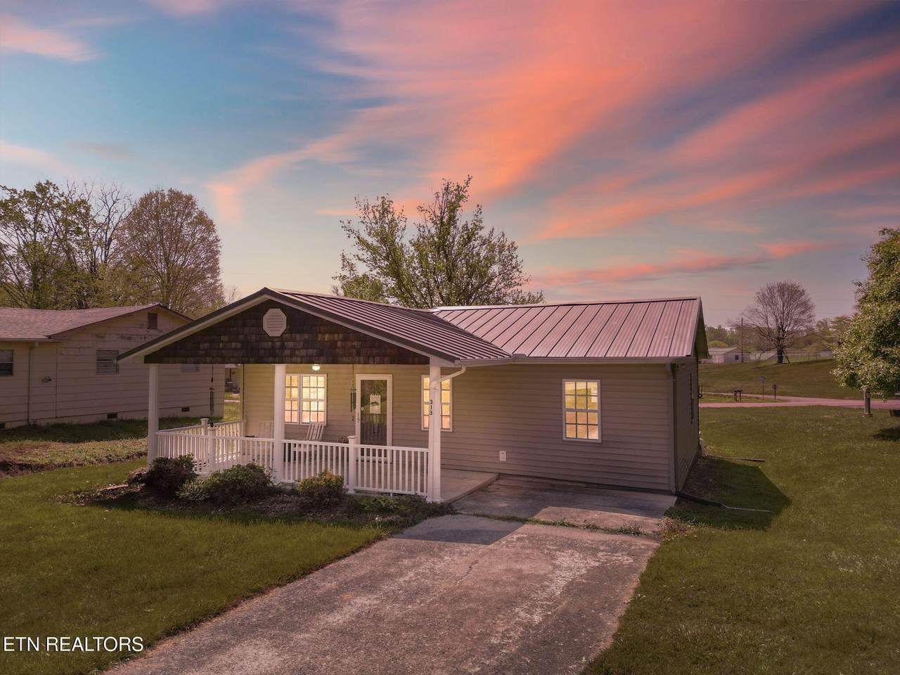313 West Ave - Photo 1