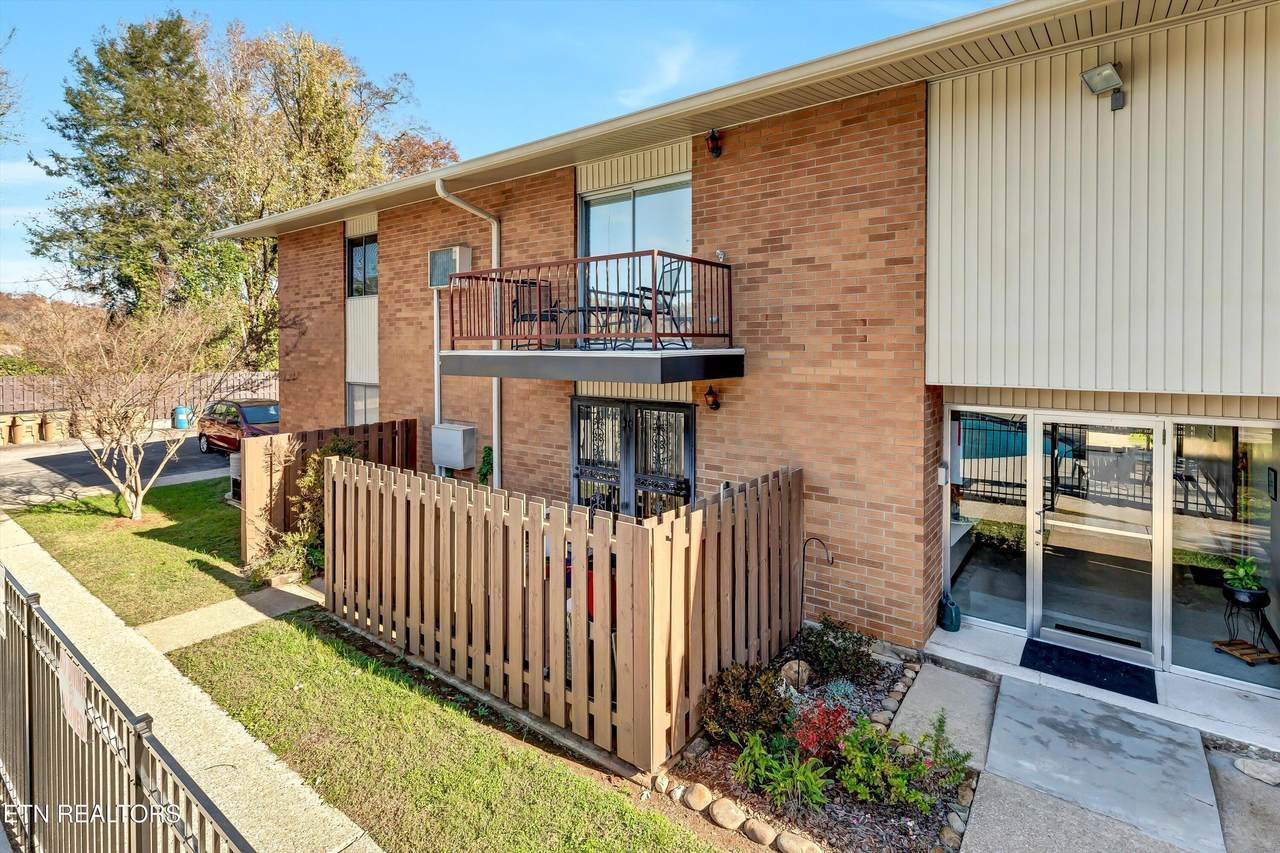3104 Broadway - Photo 1