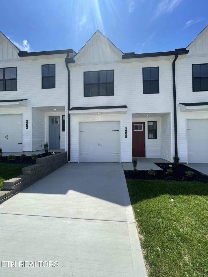 8827 Chapman Trace Way - Photo 1