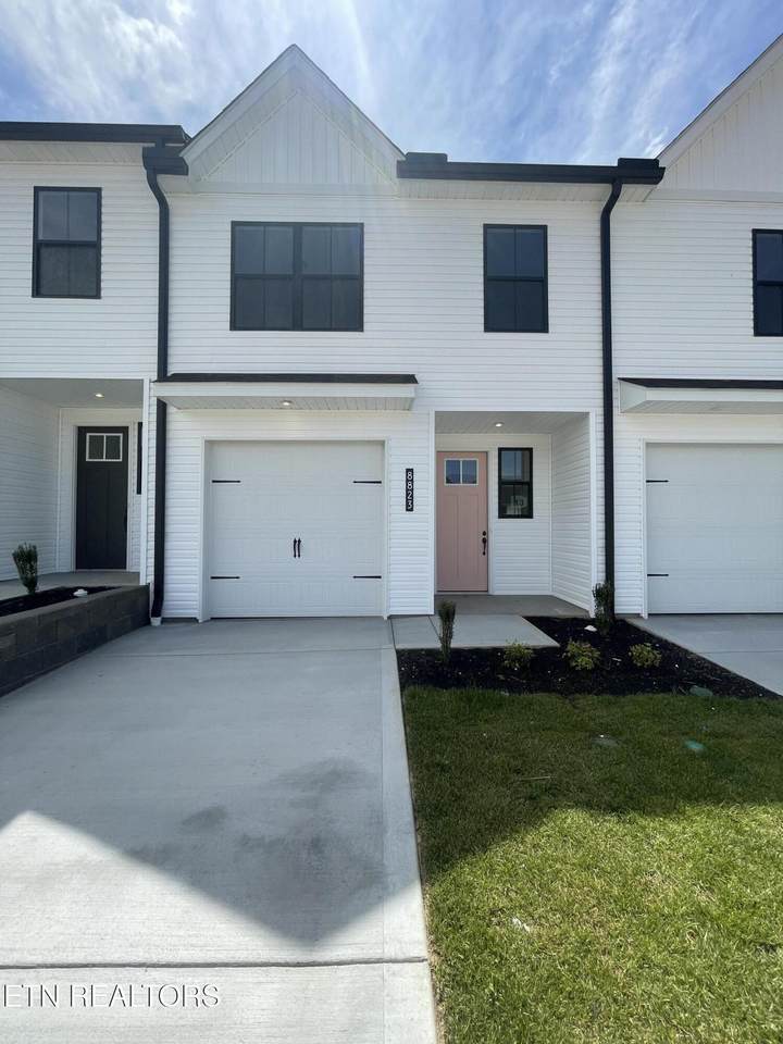 8823 Chapman Trace Way - Photo 1