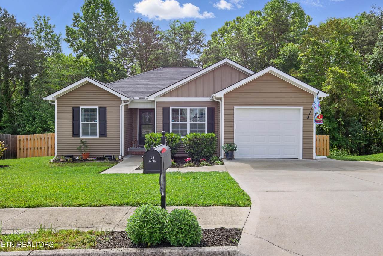 406 Contentment Lane - Photo 1