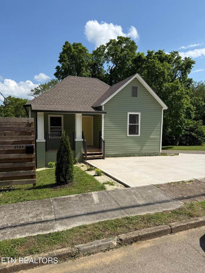 2524 Glenwood Ave - Photo 1