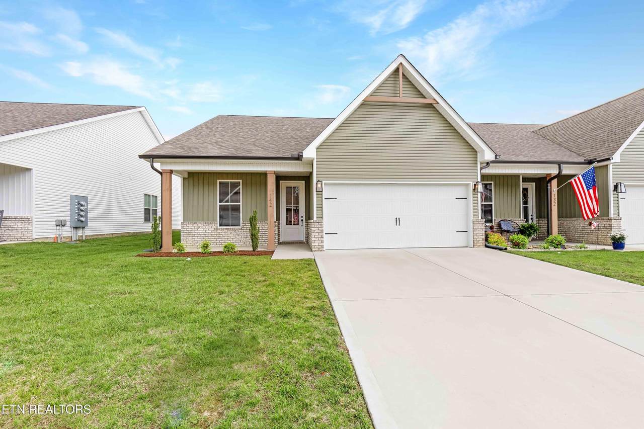 142 Elise Way - Photo 1