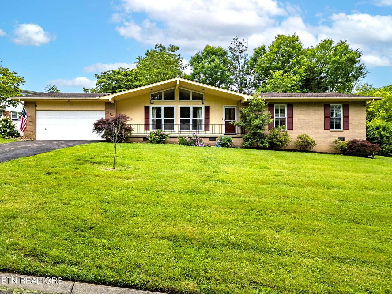 120 Cooper Circle - Photo 1