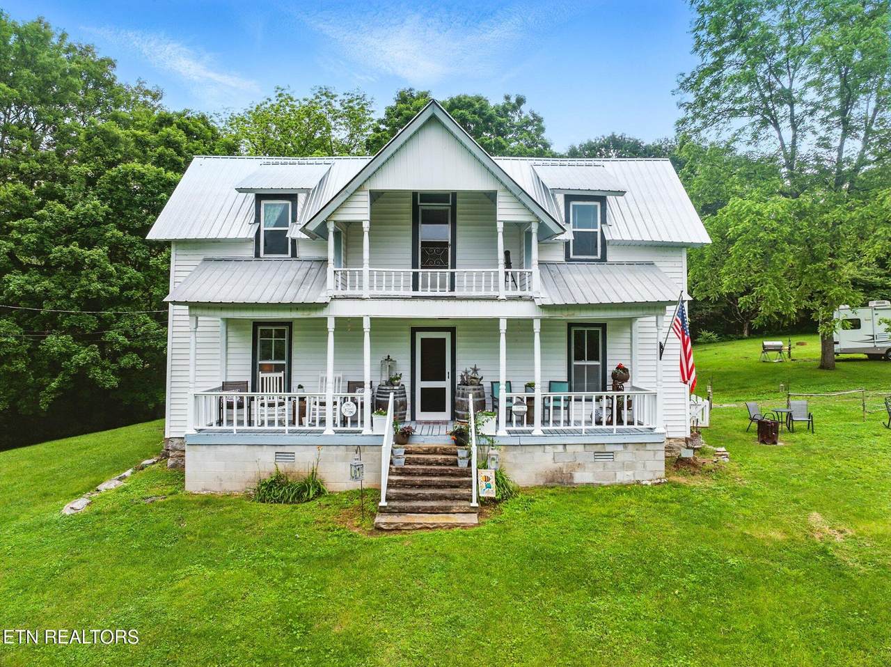 7594 Lower East Valley Rd - Photo 1