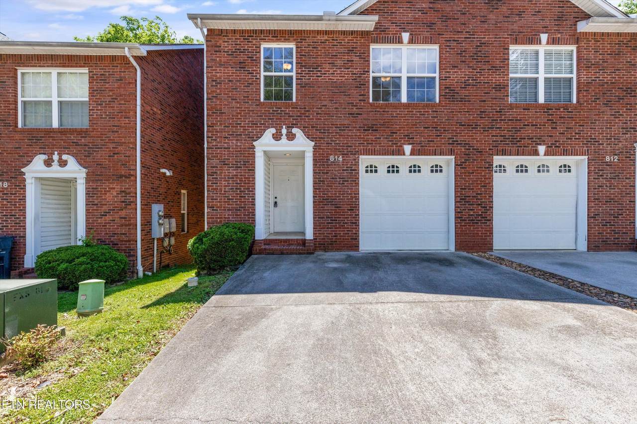 814 Blue Spruce Way - Photo 1