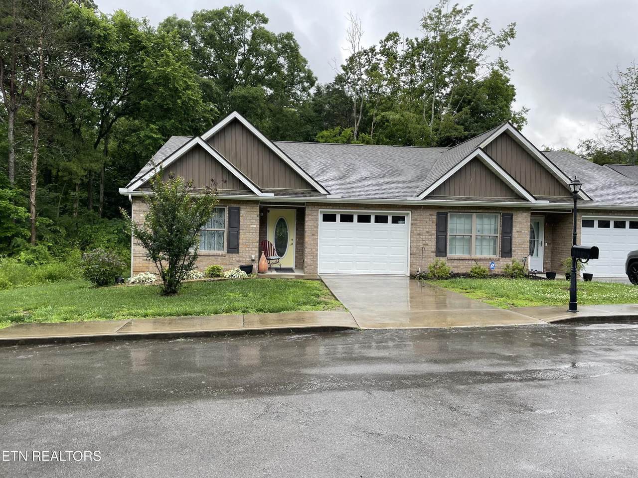 152 Oak Place Circle - Photo 1