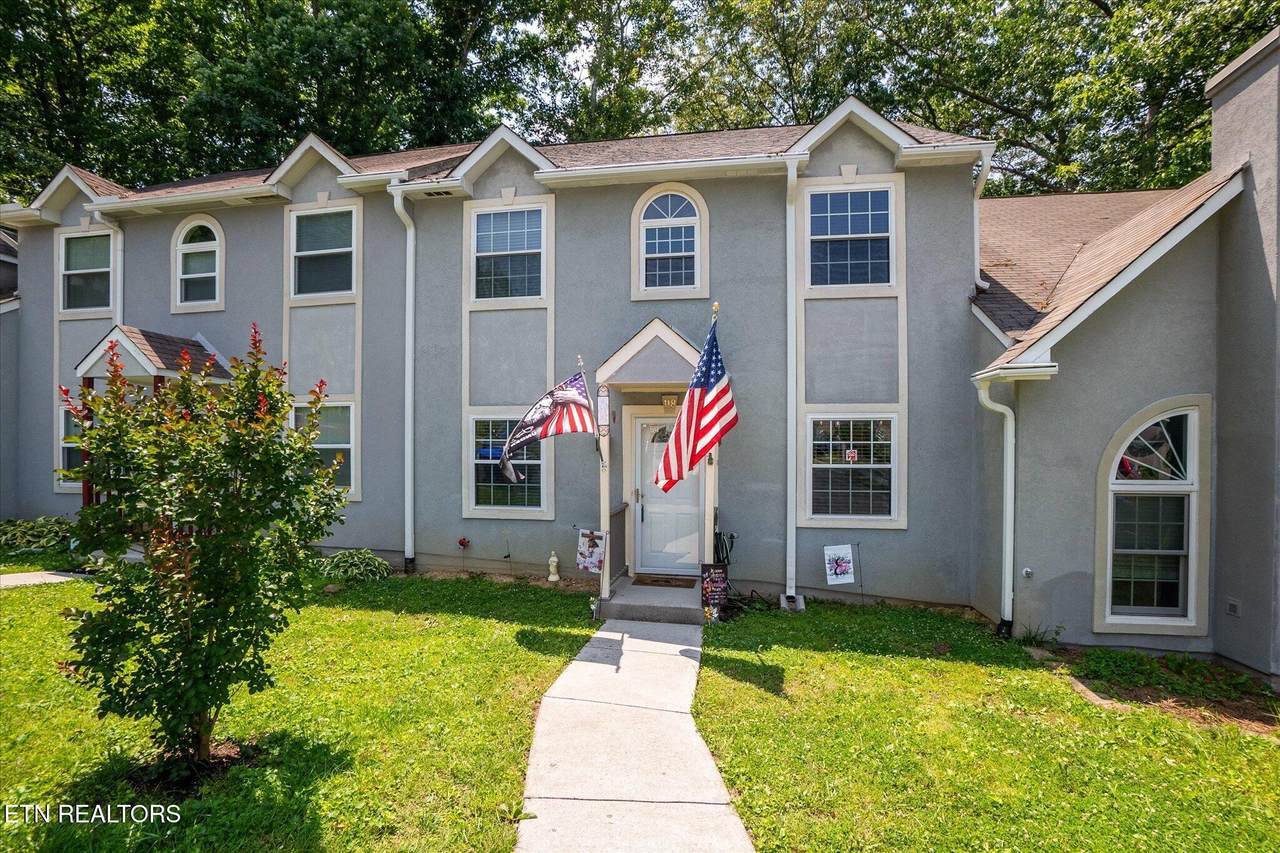 118 Hanover Place - Photo 1