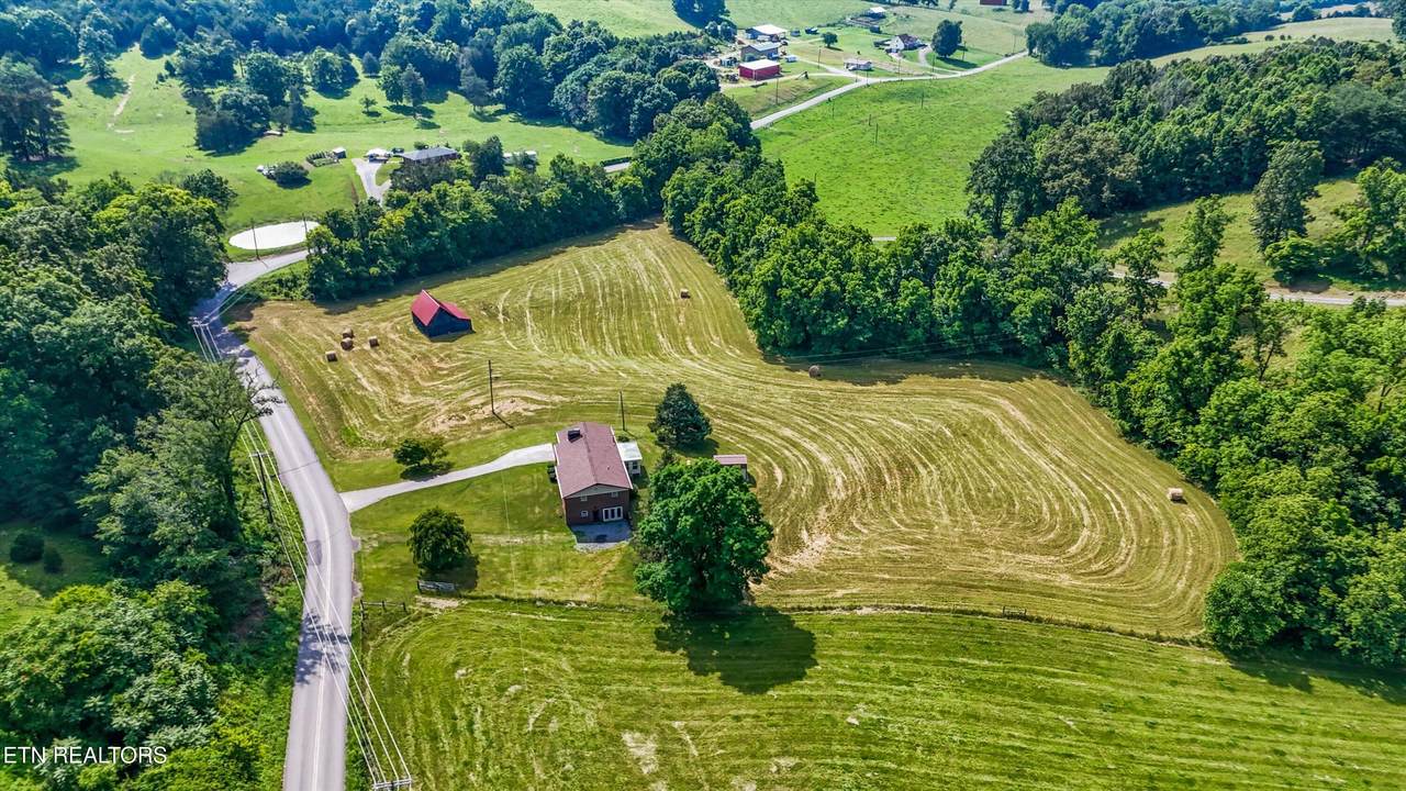 1670 Bowen Rd - Photo 1