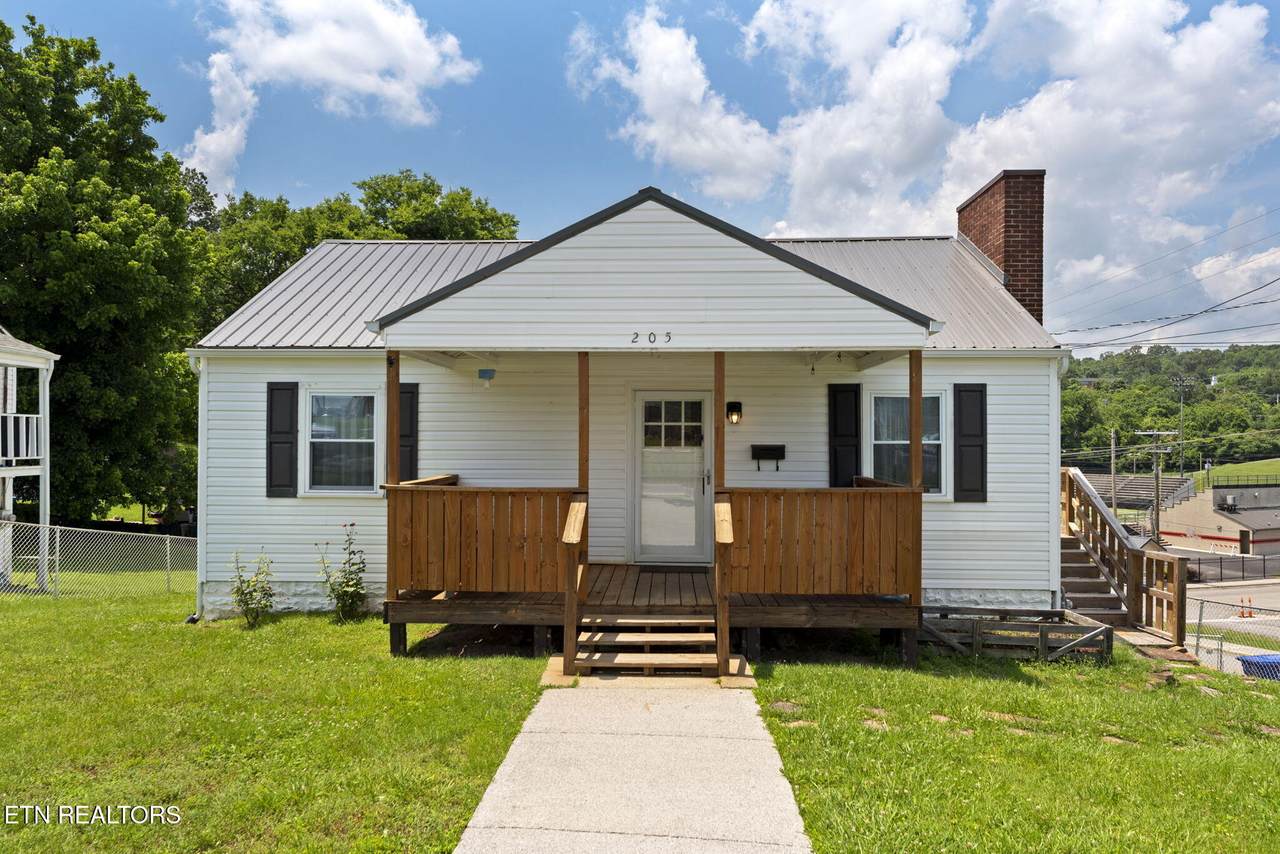 205 Hicks St - Photo 1