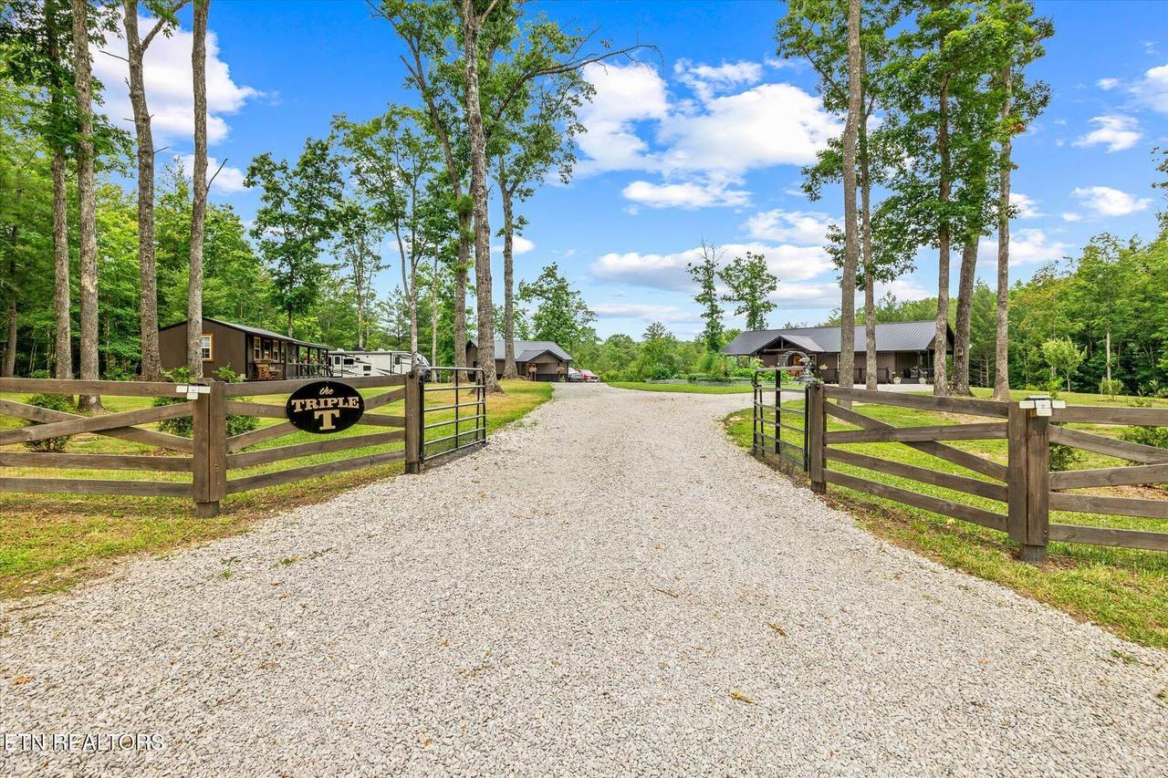 634 Cowboy Way Way - Photo 1