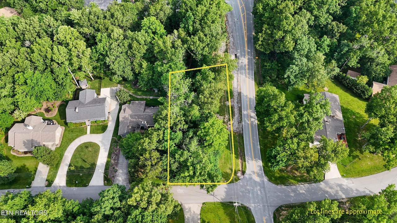 120 Lakeview Drive - Photo 1